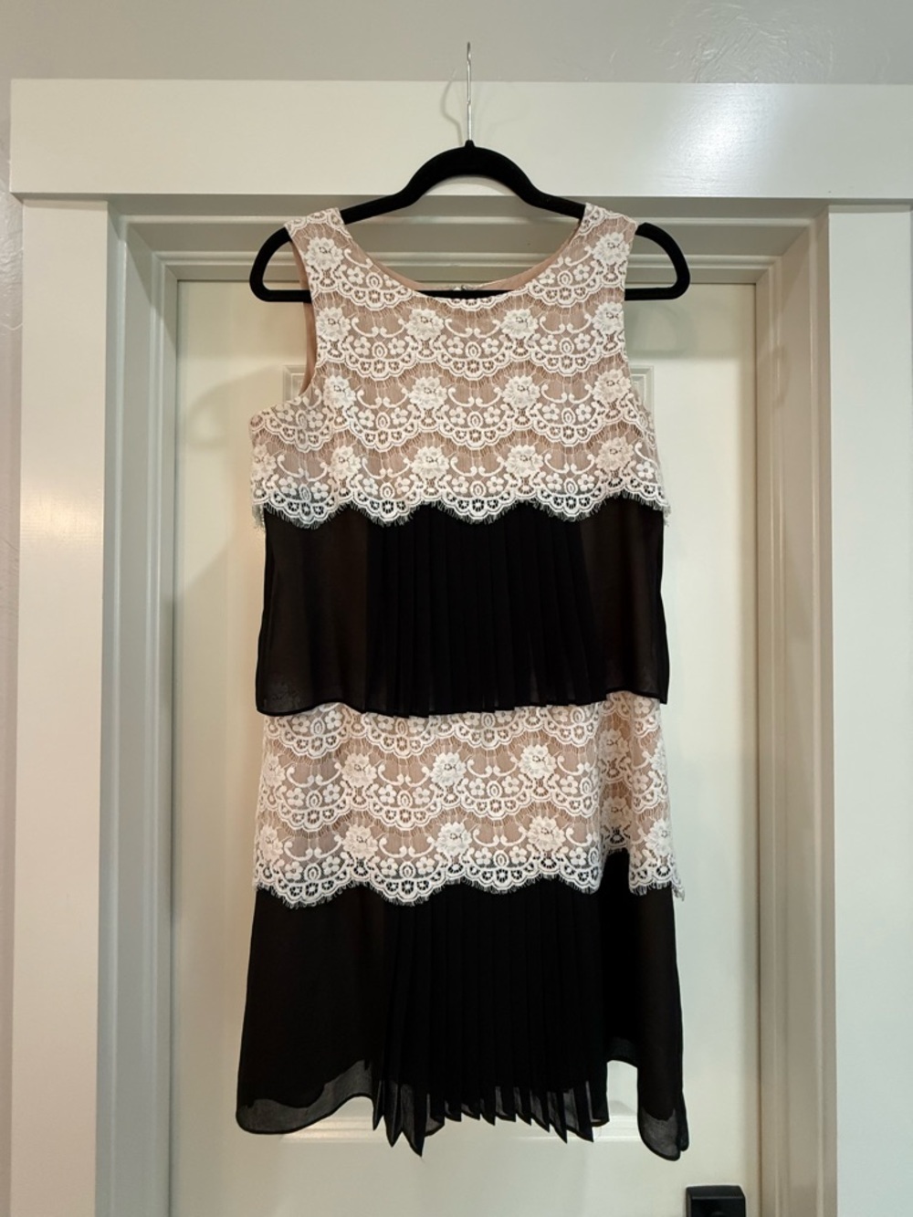 Jessica Simpson Black and Cream Lace Tiered Mini Dress